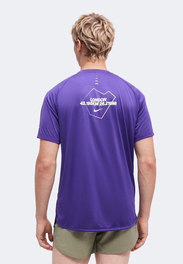Nike Performance M CITY MRTH STRIDE SS LDN - Sports T-shirt - court purple