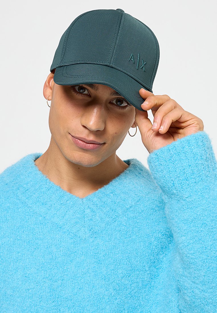 Armani Exchange Cap Media 2