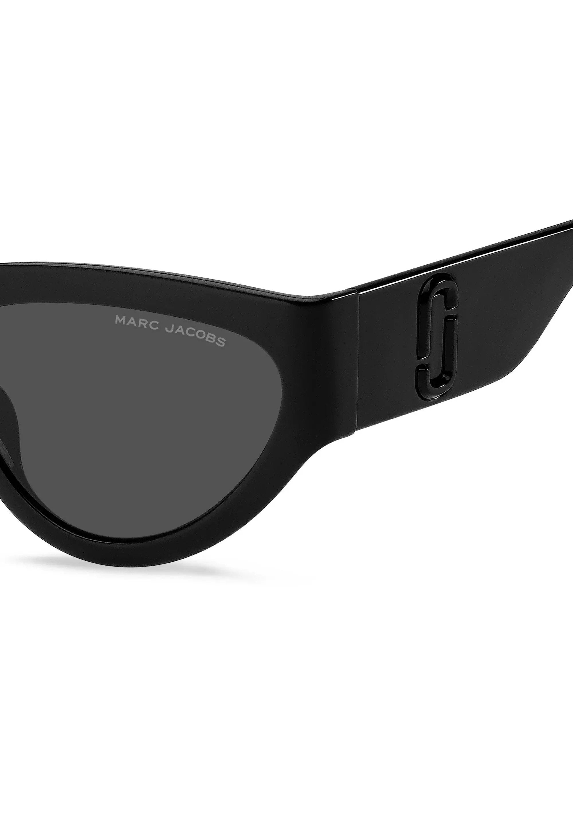 MARC JACOBS