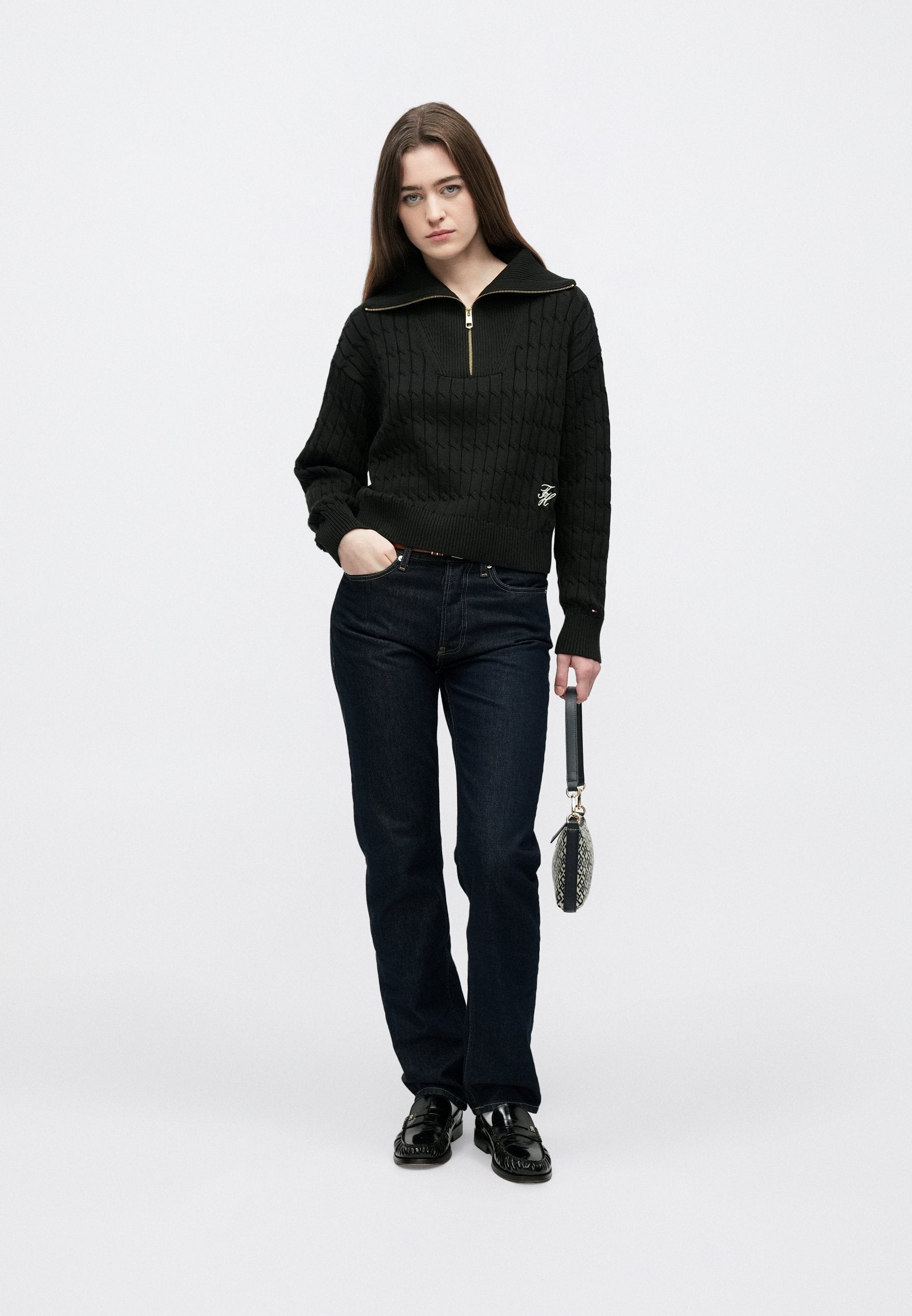 RELAXED CABLE KNIT HALF-ZIP JUMPER Media 2