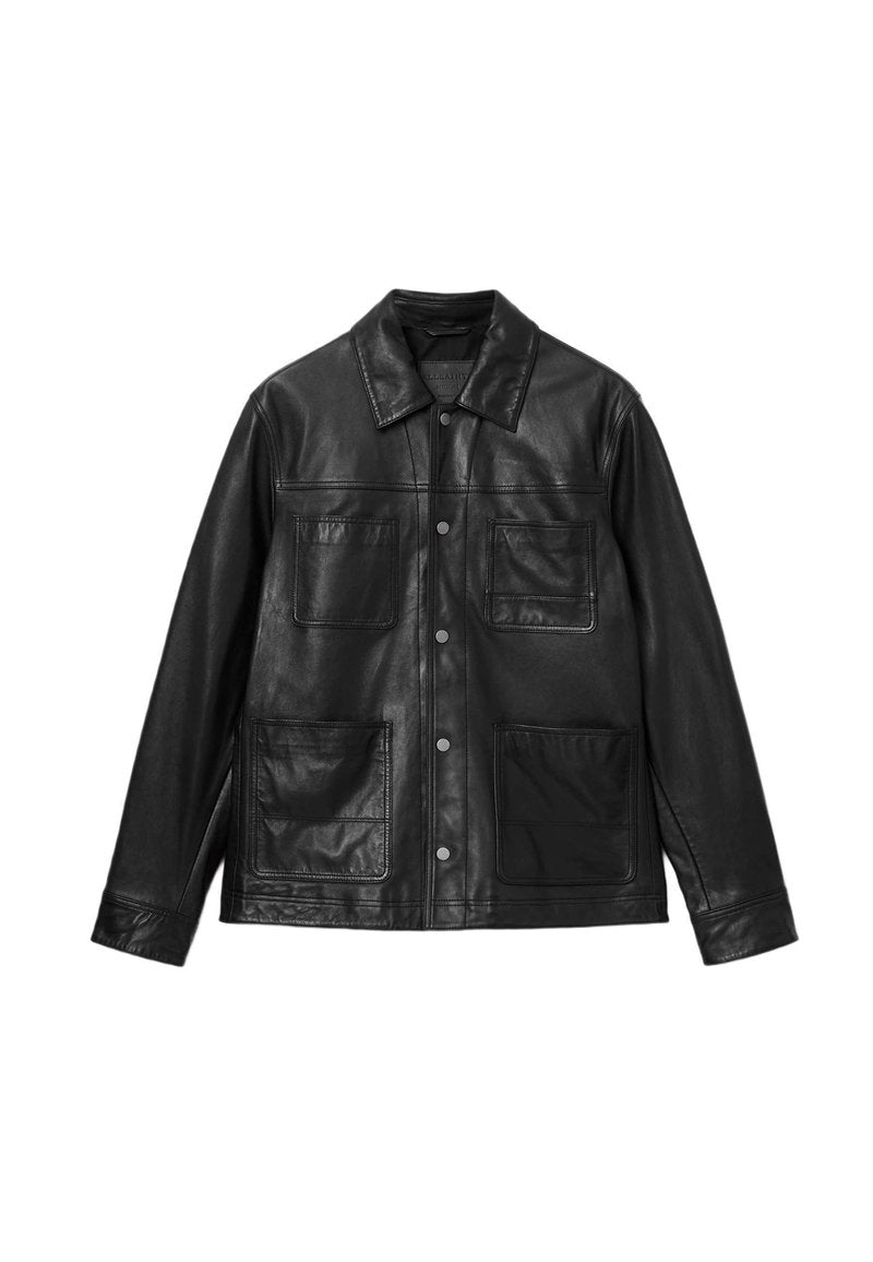 Schwarze Lederjacke mit durchgeknöpftem Vorderteil, Punktkragen und vier Vordertaschen. Glatte Textur und klassisches Design.