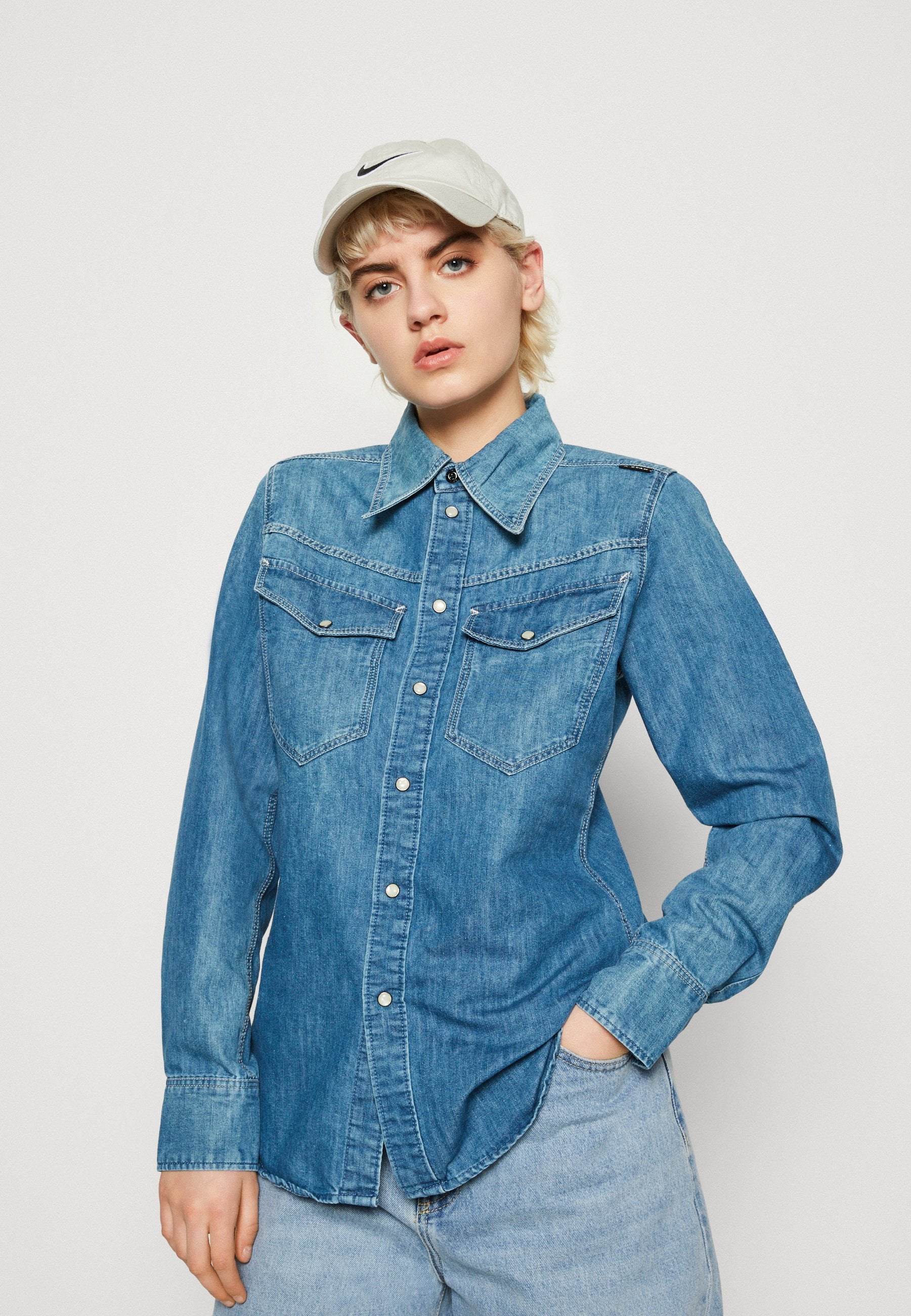 70'S SLIM SHIRT Media 5
