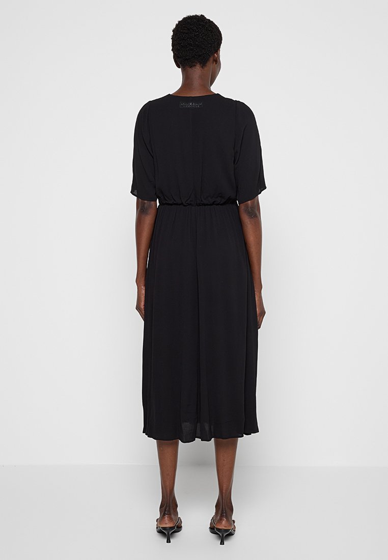 Armani Exchange Freizeitkleid Media 3