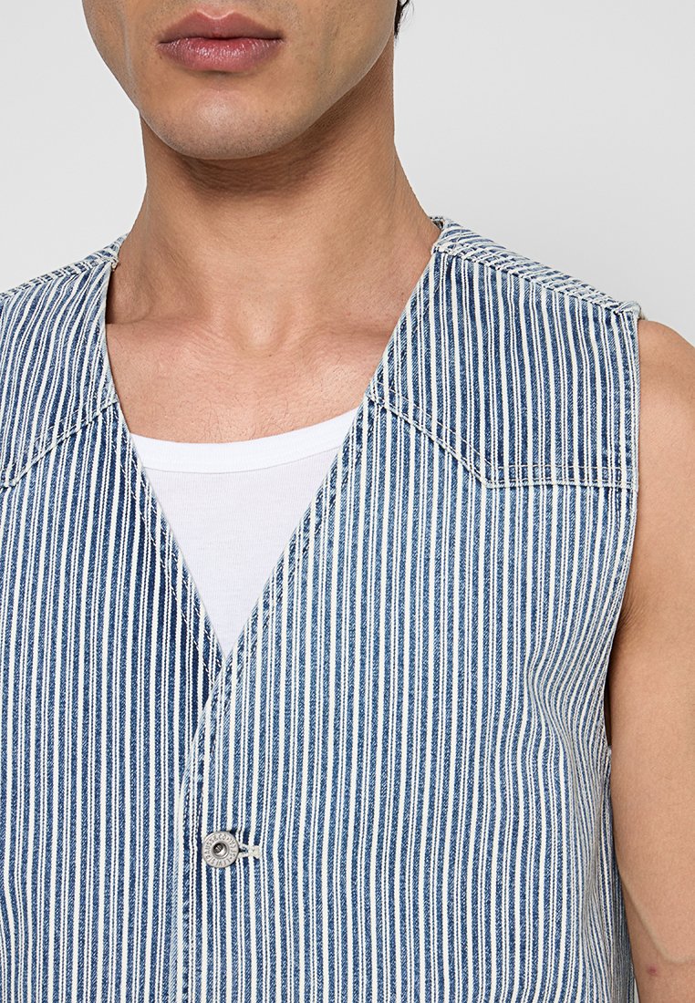 Levi's® TRUCKER