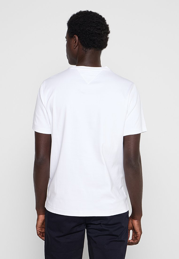 REGULAR FIT Media 3