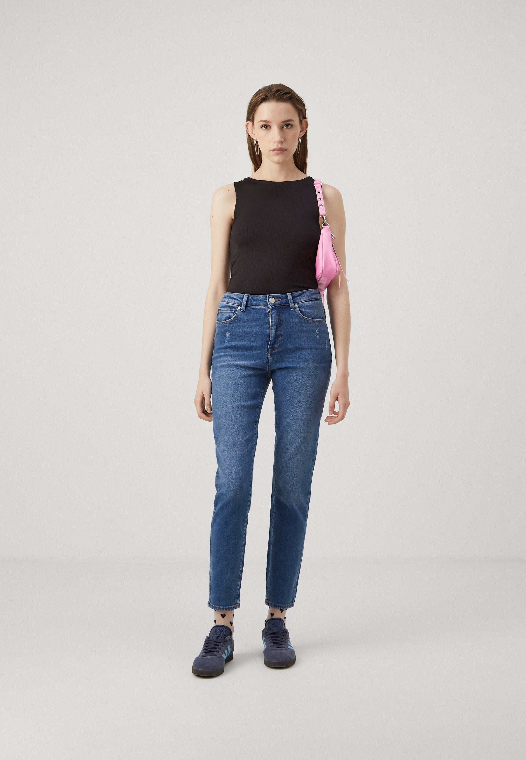 ONLEMILY STRETCH LIFE Media 2