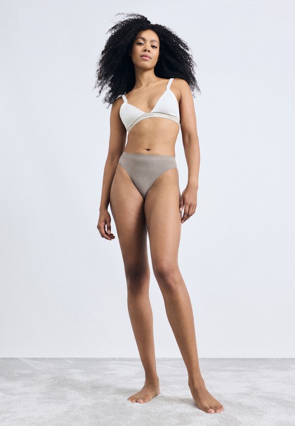 Calvin Klein Underwear THONG BONDED FLEX SEAMLESS 3 PACK
