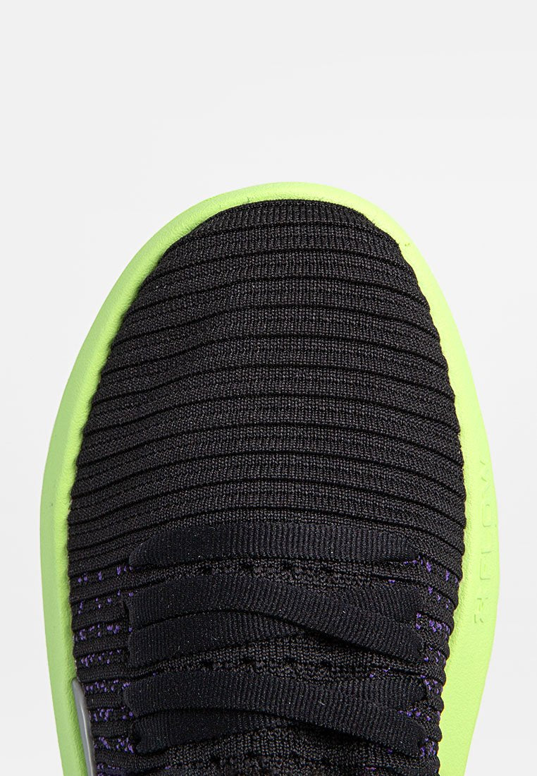 Under Armour FLOW FUTR X ELITE SOS
