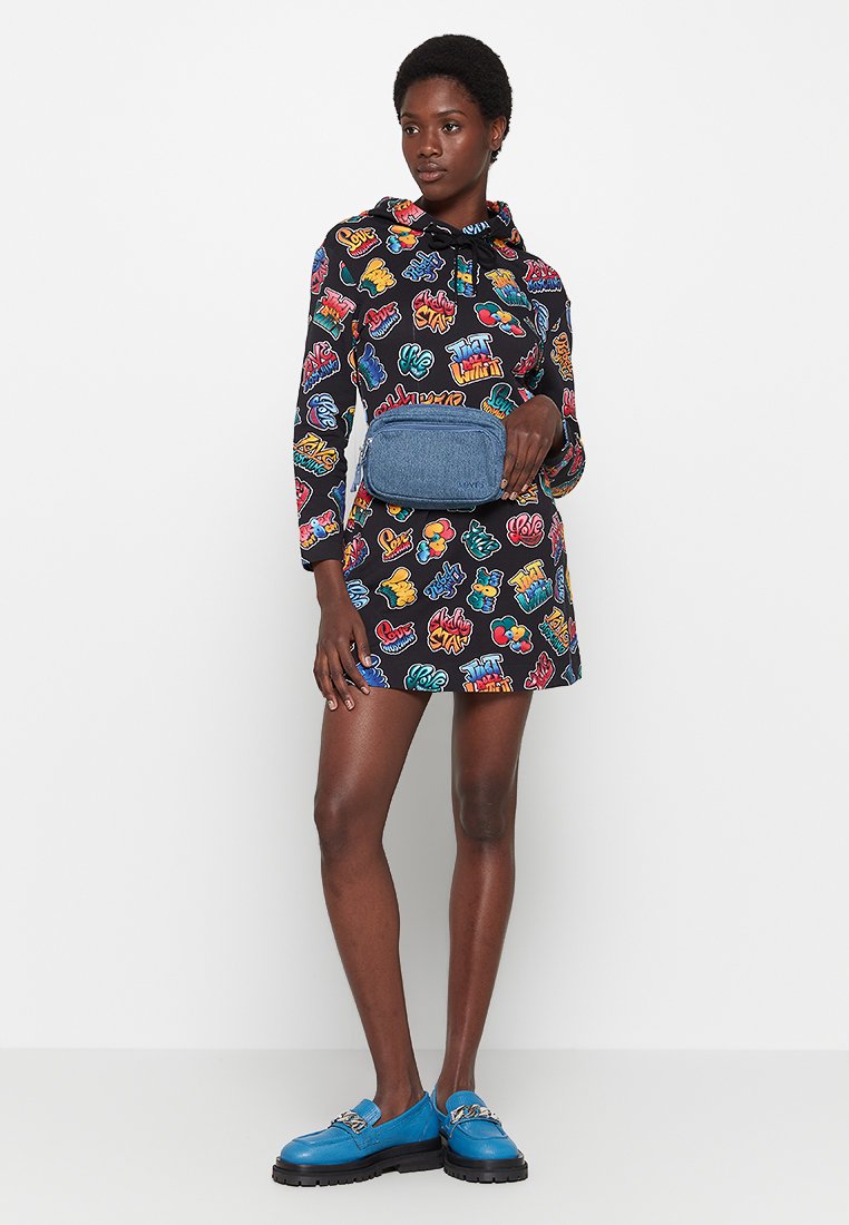 Love Moschino