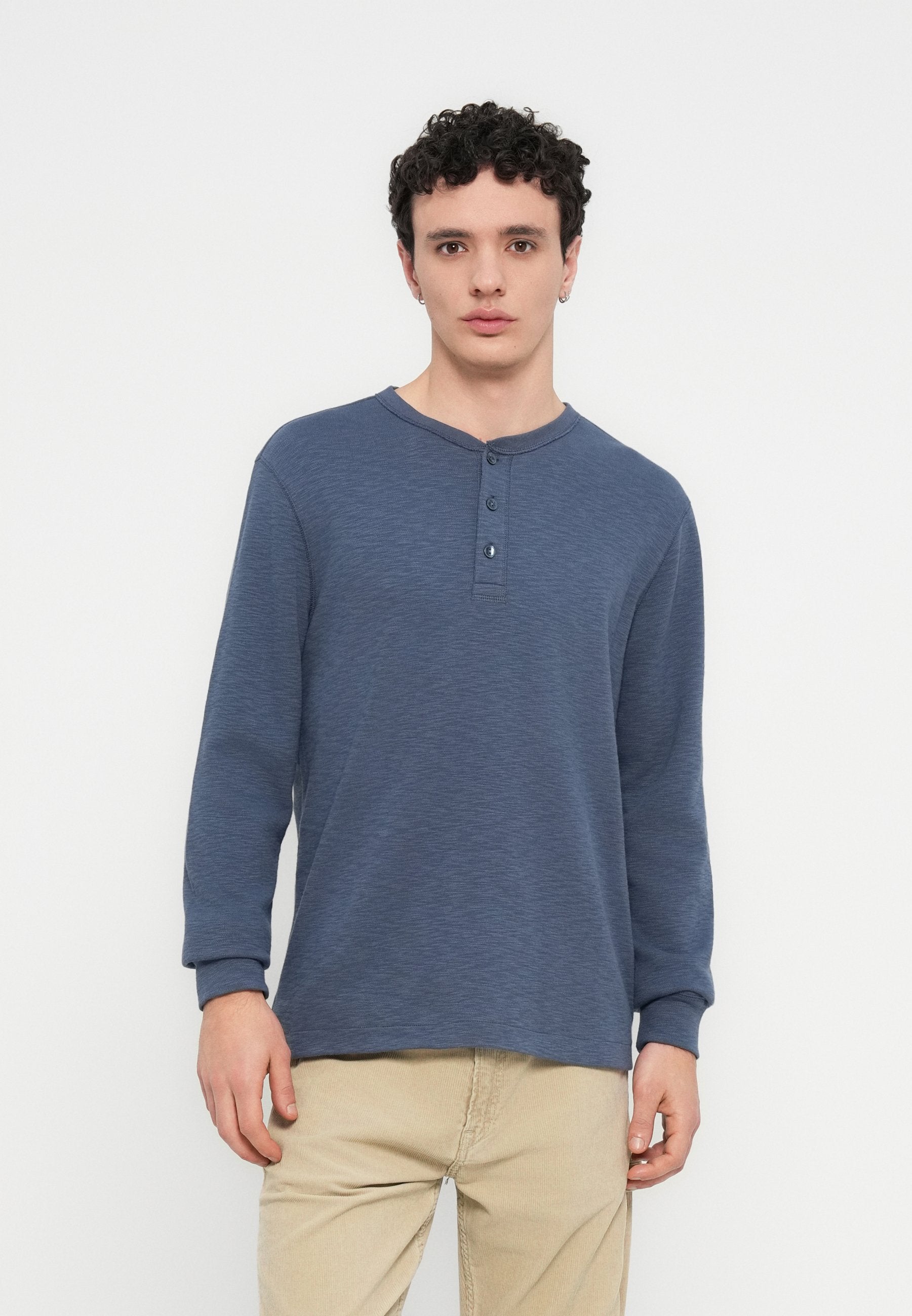 GAP HENLEY