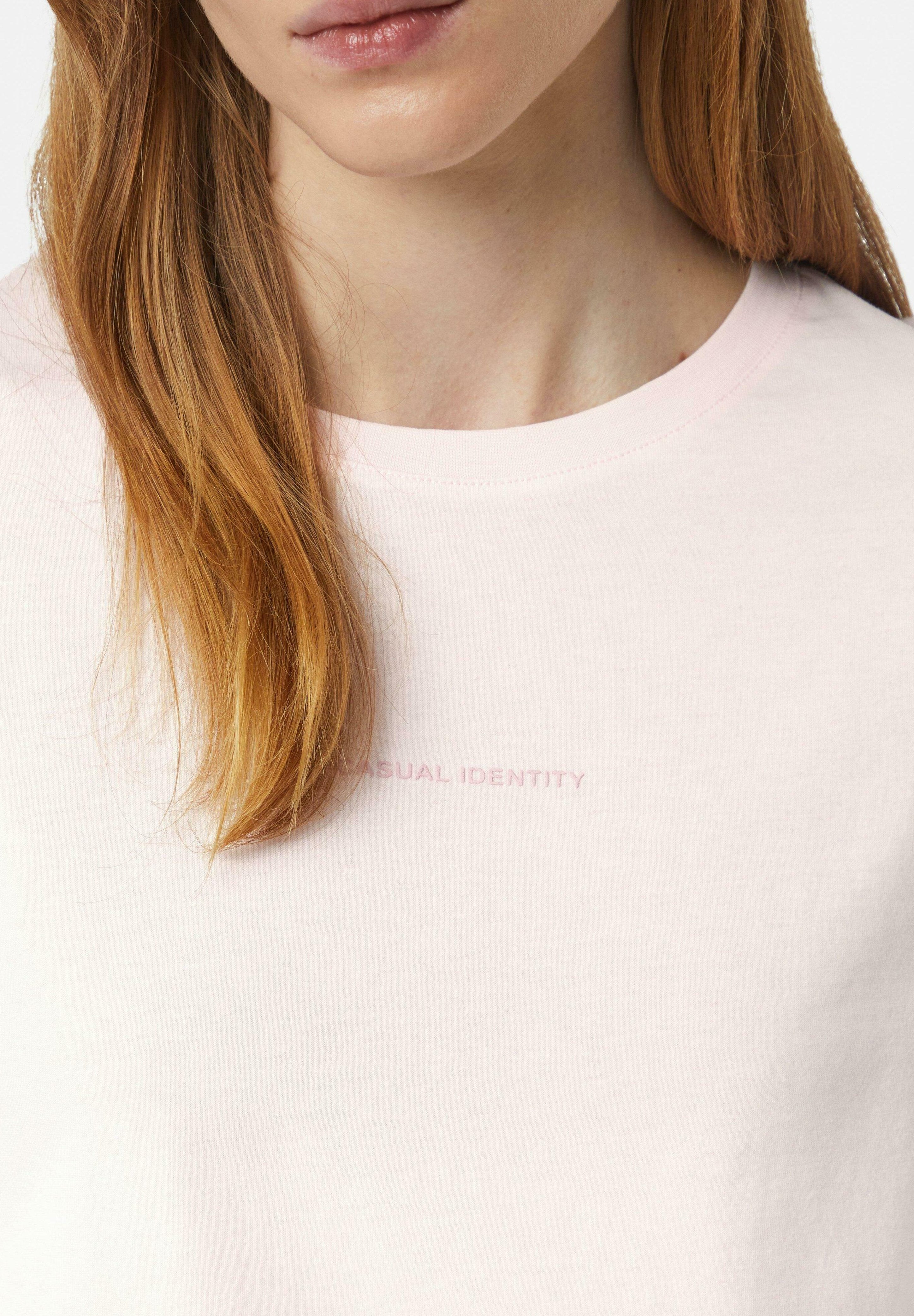 comma casual identity