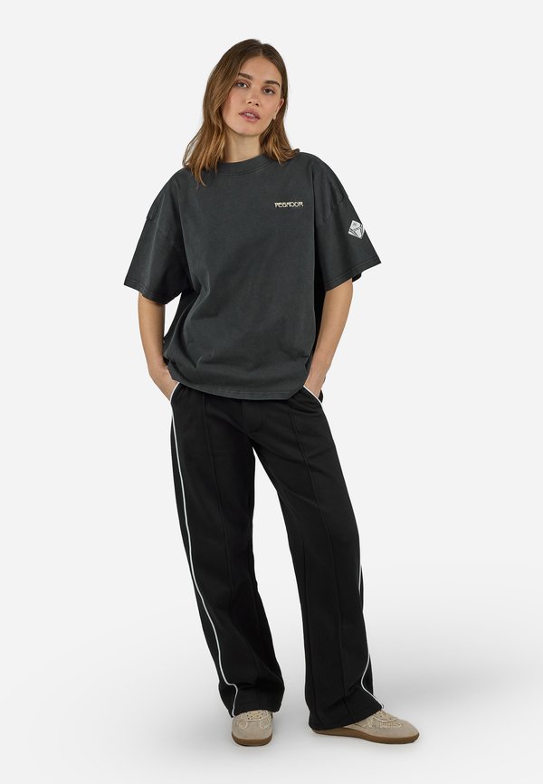Pegador GRÄNNA HEAVY OVERSIZED TEE