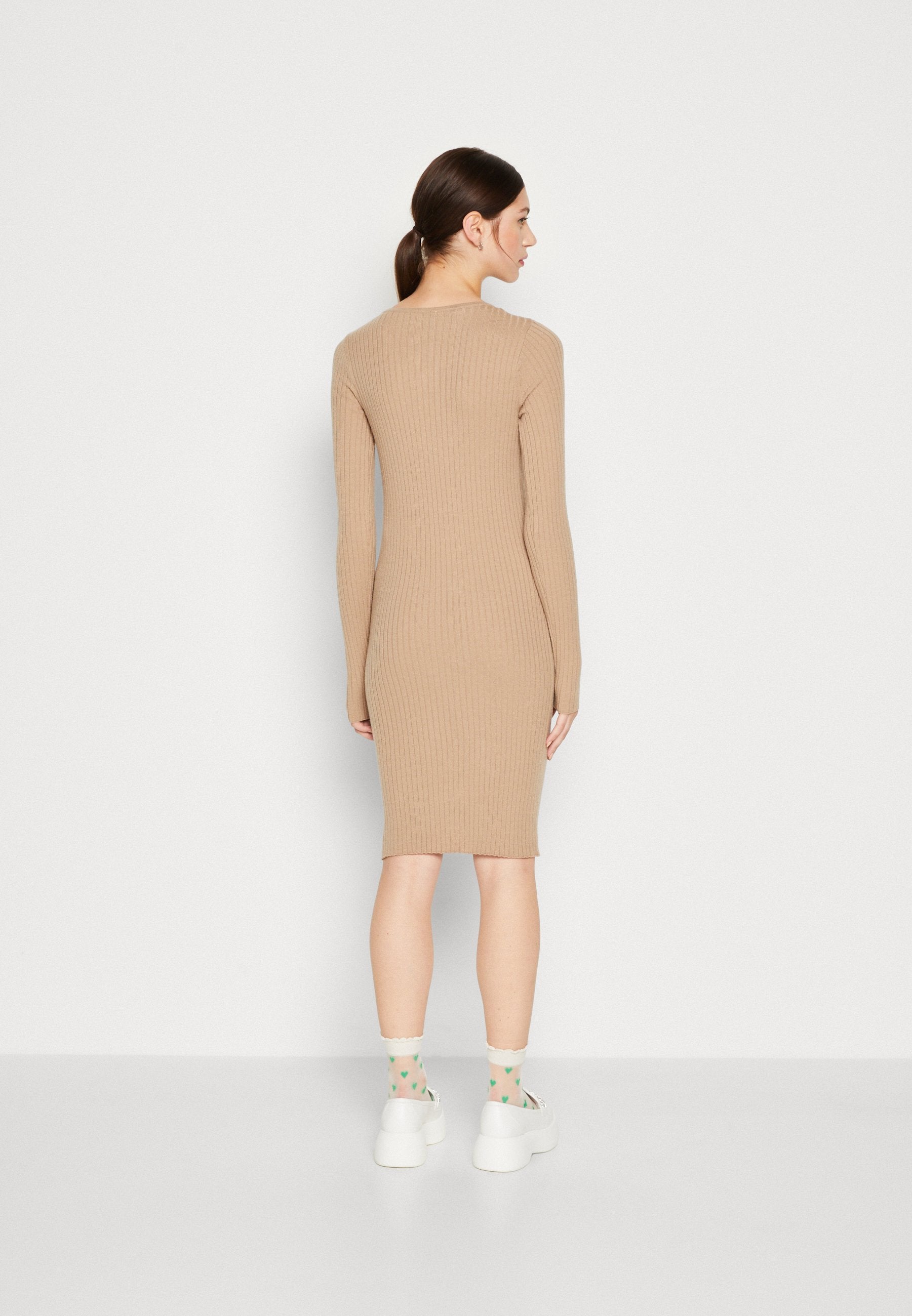 Pieces PCSAFILA V NECK DRESS