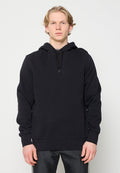 Schwarzer Kapuzenpullover mit glatter Textur, ausgestattet mit einer Vorderentasche, verstellbarem Kordelzug sowie gerippten Bündchen und Saum.