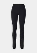 Schwarze Sportleggings mit glatter Textur, mittelhohem Bund und schmal zulaufender Passform, ausgestattet mit Einsätzen für zusätzliche Flexibilität und Stil.