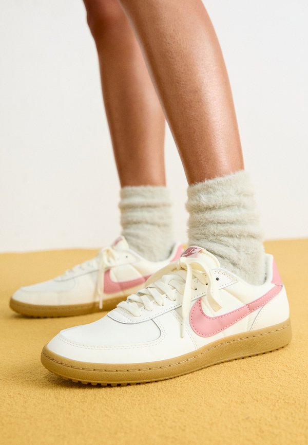 Nike Sportswear FIELD GENERAL 82  - Trainers - sail/rust pink/light brown