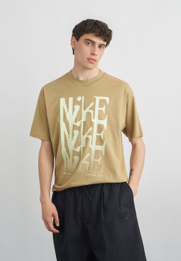 Nike Sportswear TEE - Print T-shirt - parachute beige