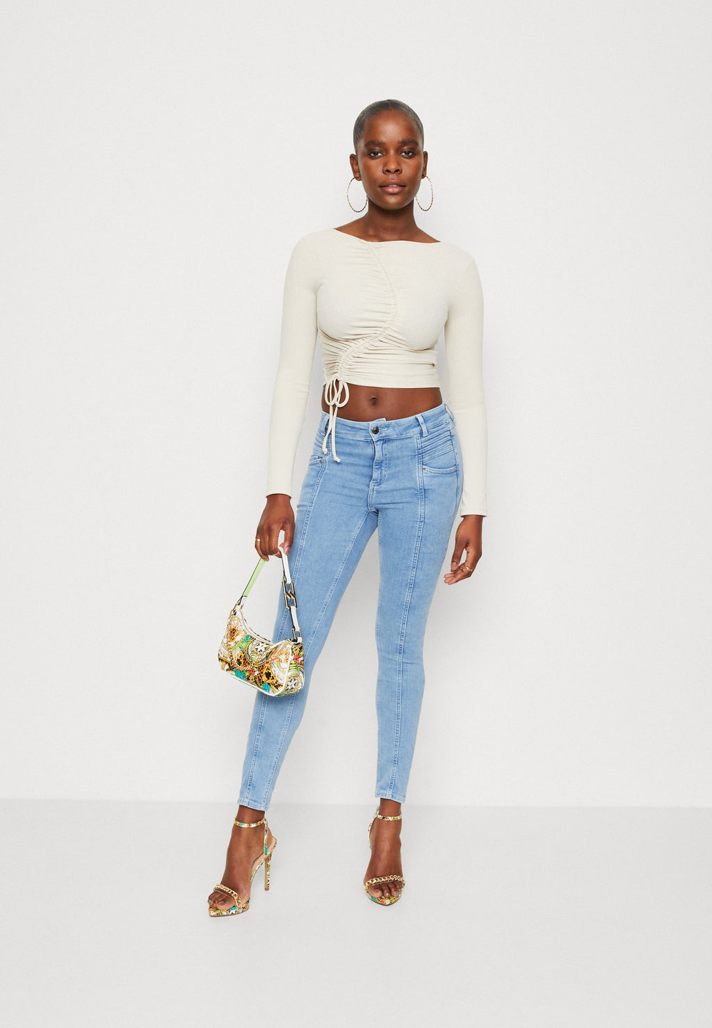 ONLBLUSH MID WAIST PLEAT BIKER  Media 2