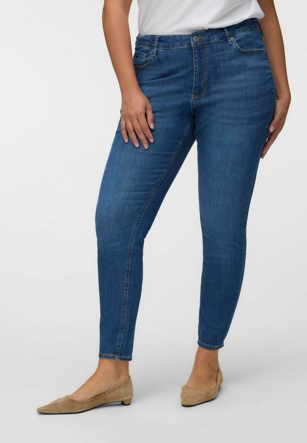 Vero Moda Curve SKINNY FIT JEANS VMCSOFINA MID RISE SKINNY FIT JEANS - Jeans Skinny Fit - medium blue denim