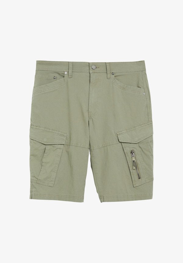 s.Oliver BERMUDA - Shorts - olivgrün