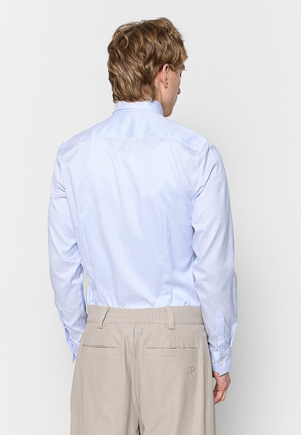 Calvin Klein SLIM FIT
