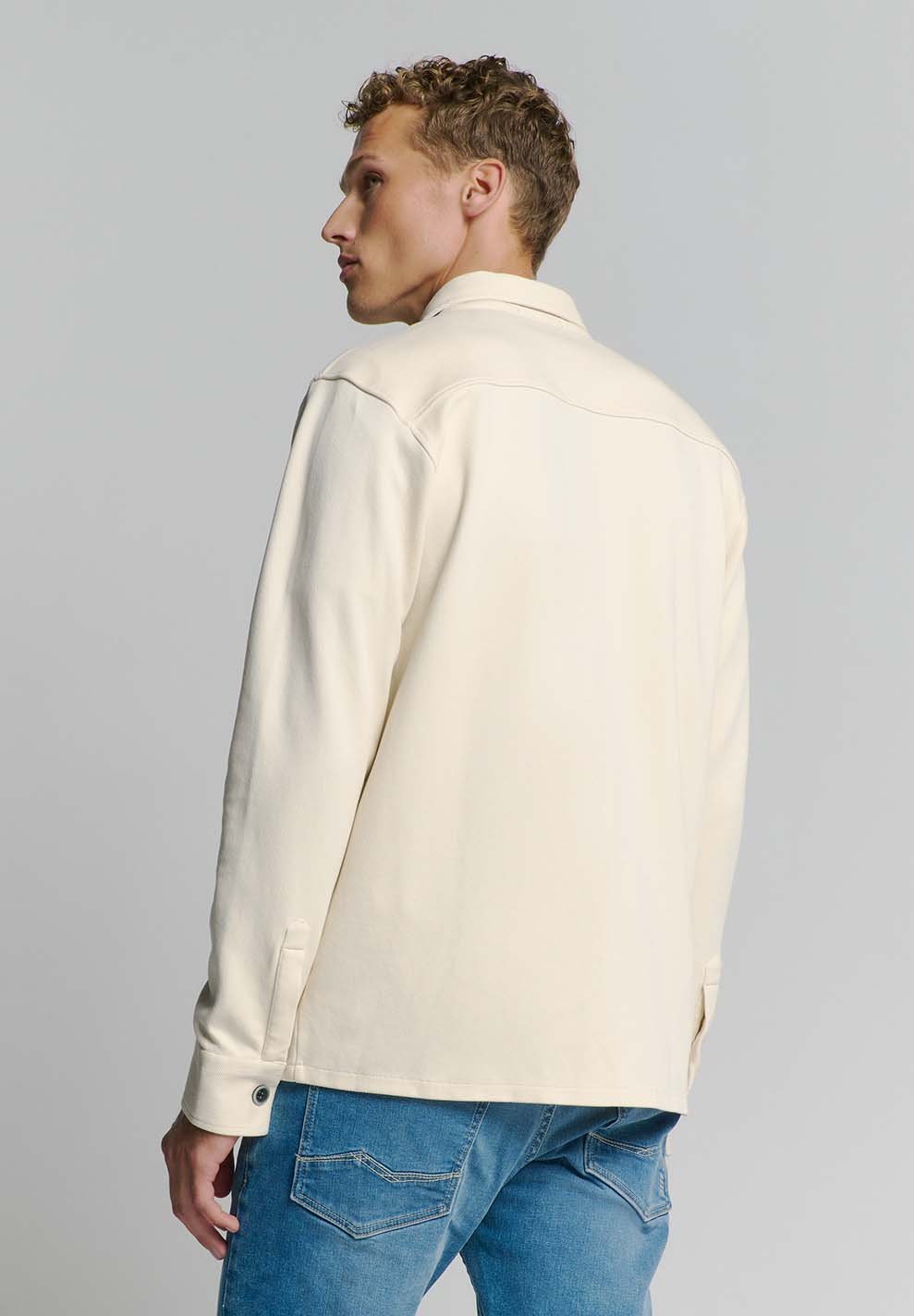 WITH BUTTON CLOSURE Media 4