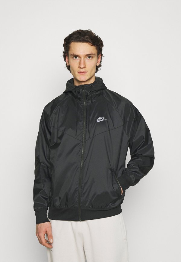 Nike Sportswear Windbreaker - black/white