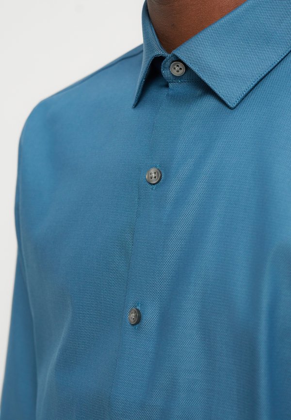 Calvin Klein SLIM FIT
