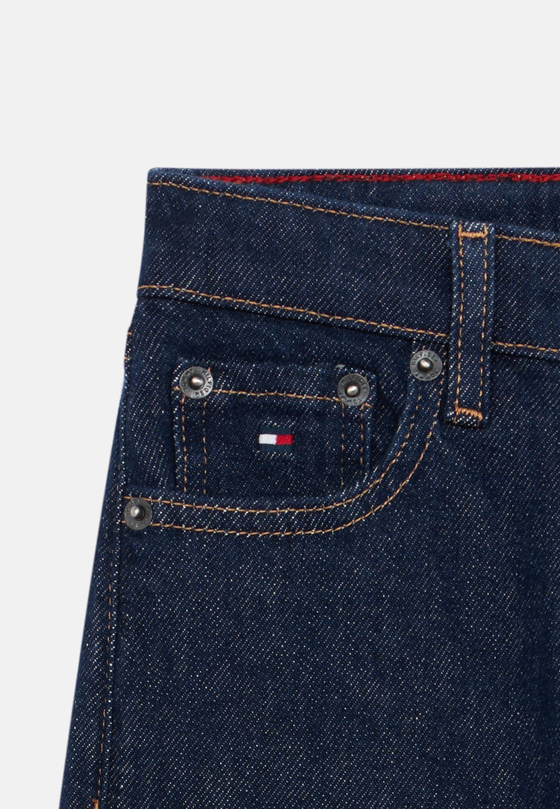 FLAG EMBROIDERY RELAXED JEANS Media 3