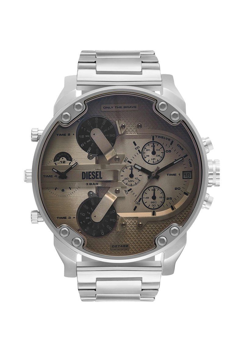 Silberne Diesel Herrenuhr mit großem rundem Zifferblatt, mehreren Anzeigen für vier Zeitzonen, Chronograph, Datum und Metallgliederband.