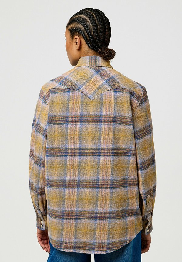 Wrangler LONG SLEEVE LOOSE WESTERN- RELAXED FIT