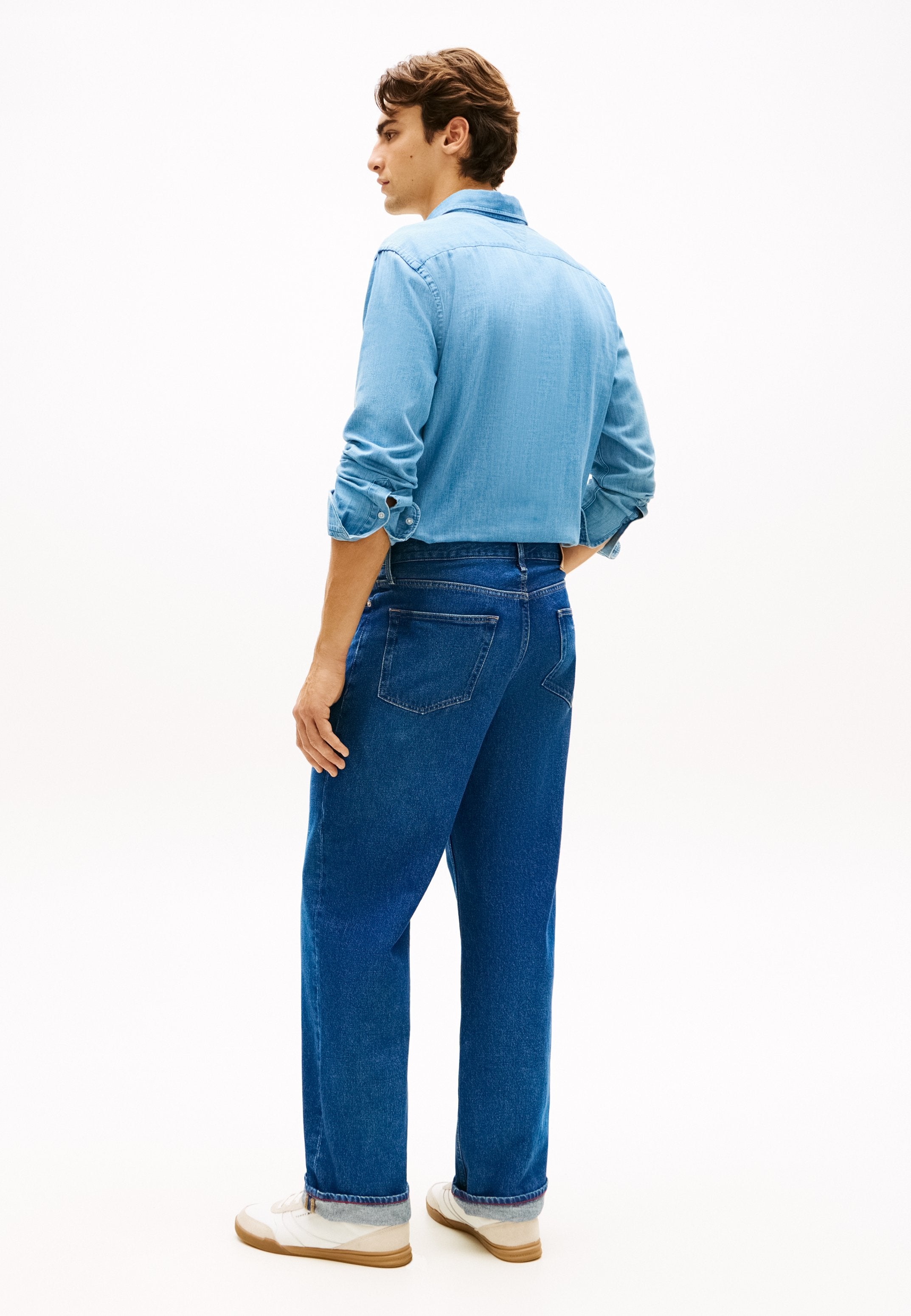 FLAG EMBROIDERY RELAXED STRAIGHT LEG JEANS Media 3