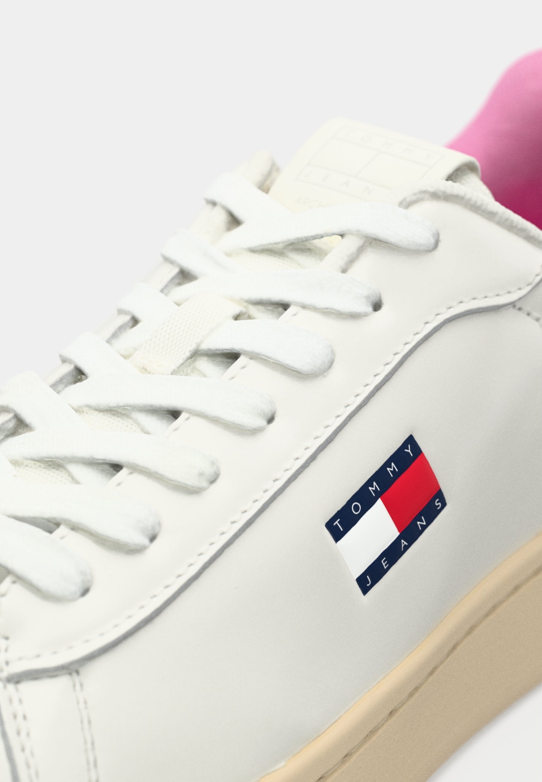 Tommy Jeans ARCHIVE COURT LEATHER TRAINERS