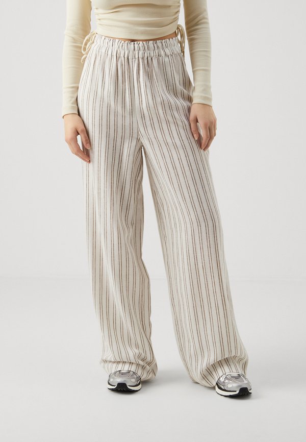 ONLY ONLTOKYO LIFE  - Trousers - bright white /cub