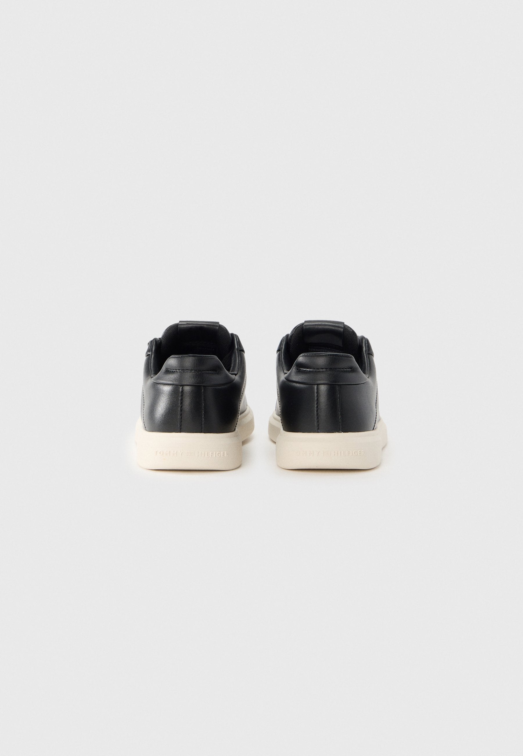 LIGHTWEIGHT LEATHER CUPSOLE COURT TRAINERS Media 3