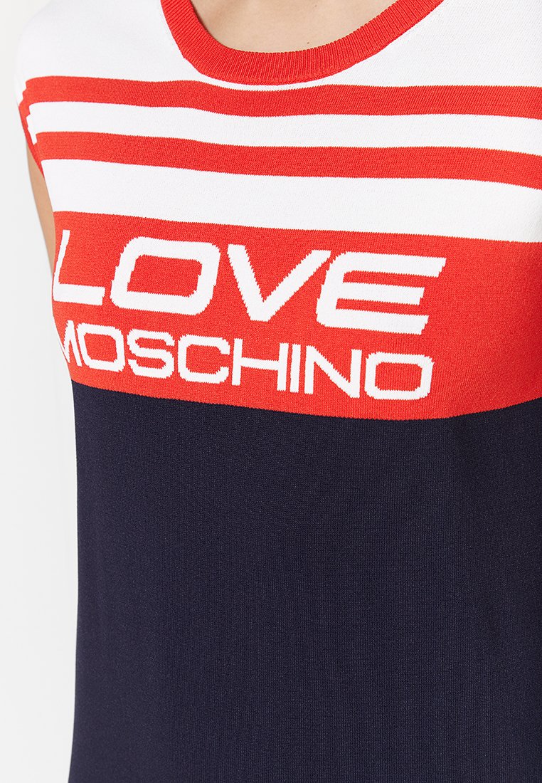 Love Moschino