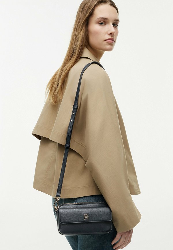 Tommy Hilfiger TH ICON CAMERA BAG - Cross body bag - space blue
