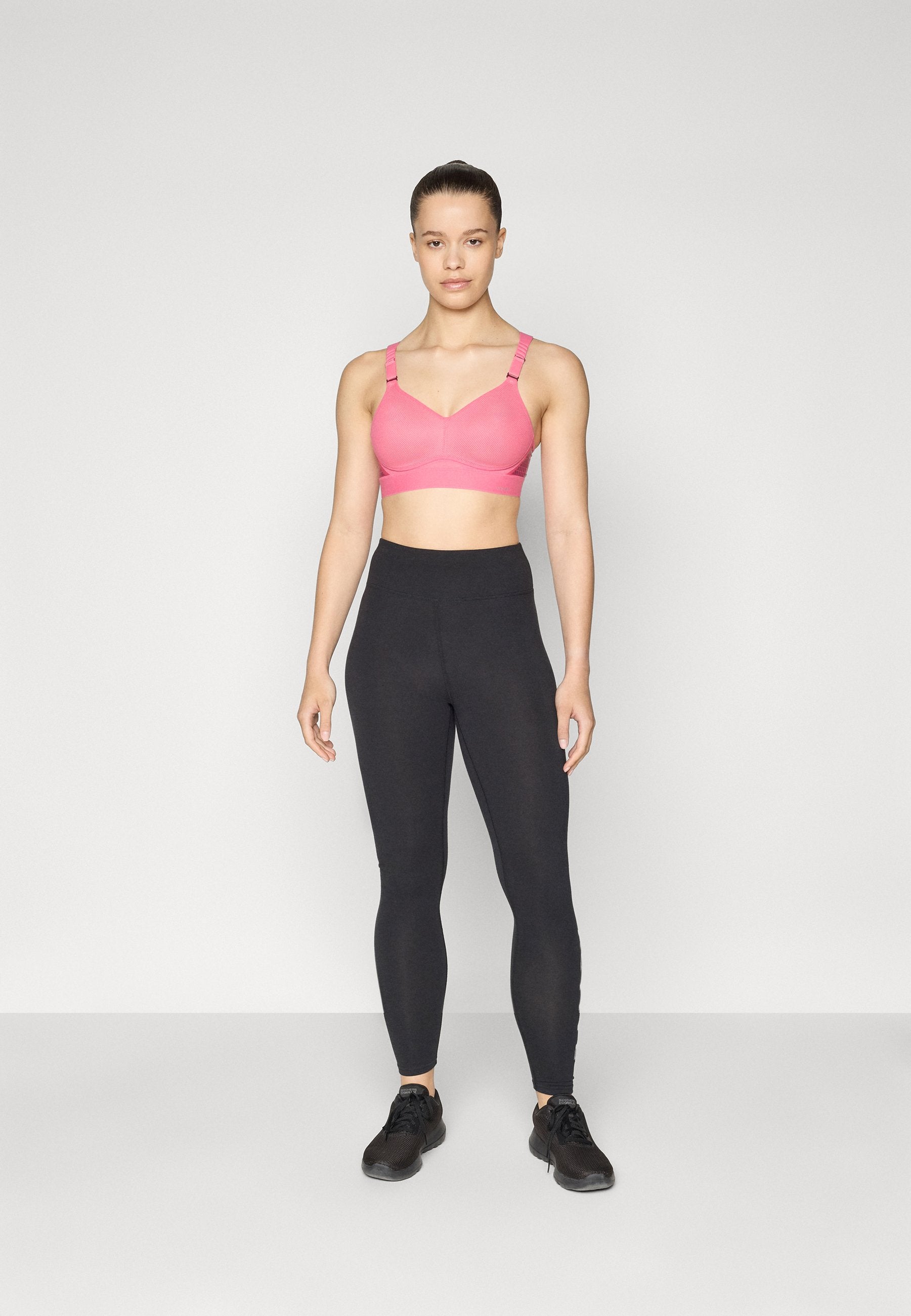triaction by Triumph HYBRID LITE
