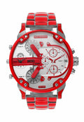 Große Diesel Armbanduhr mit rotem und silbernem Metallarmband, drei separaten Zeit-Zifferblättern, Chronograph-Unterzifferblättern und Datumsanzeige auf weißem Zifferblatt.