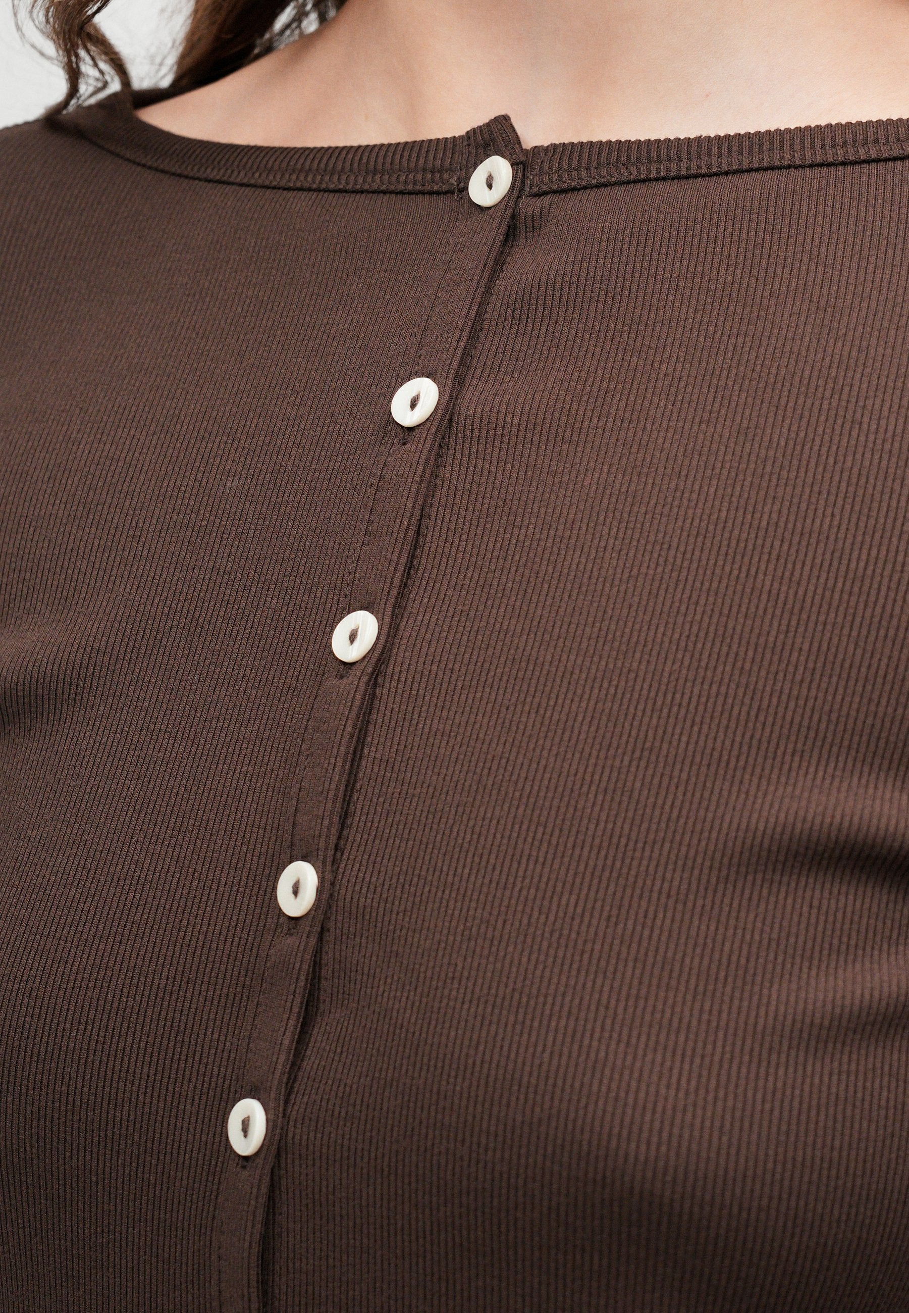 Abercrombie & Fitch NECK BUTTON THROUGH