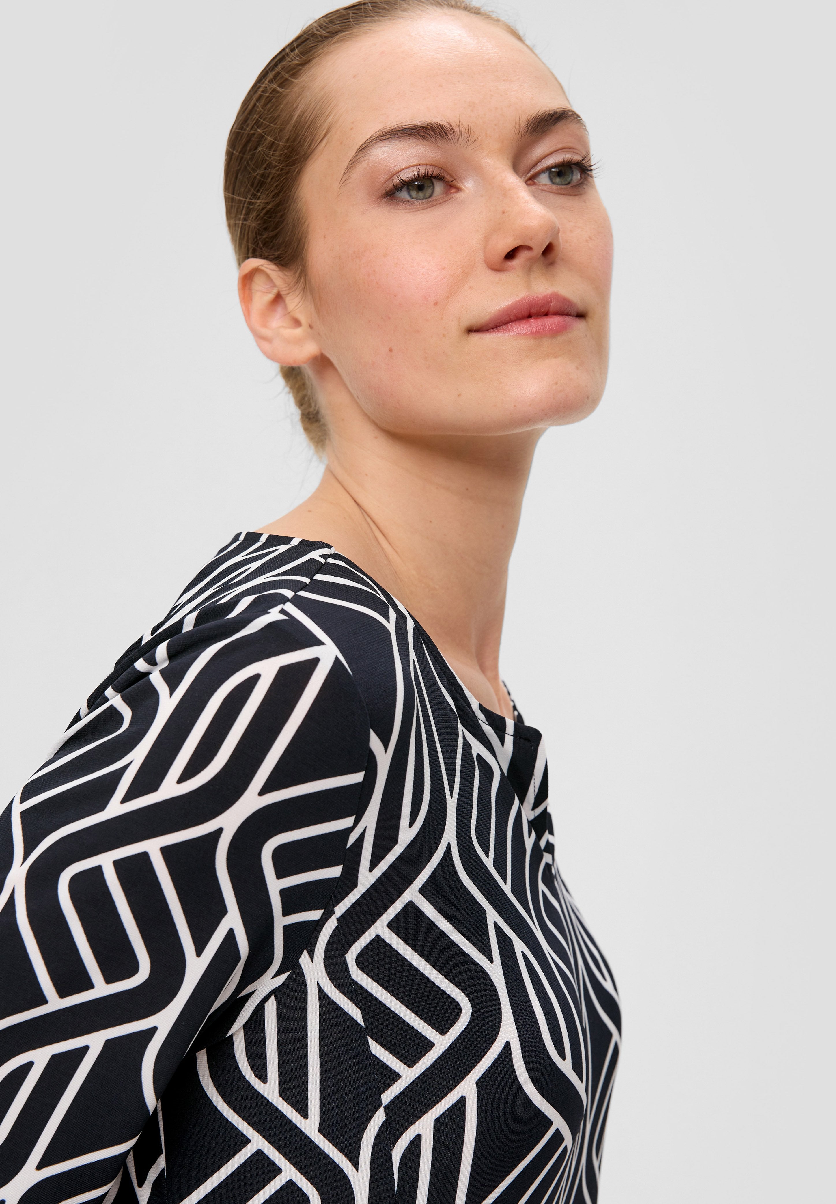 s.Oliver BLACK LABEL MIT GRAFISCHEM