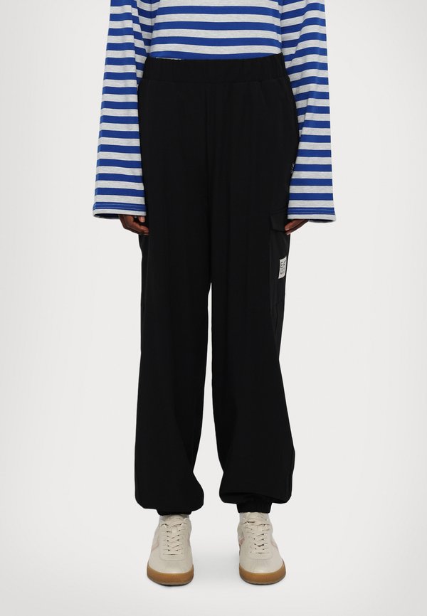 EA7 Emporio Armani PANTALONI