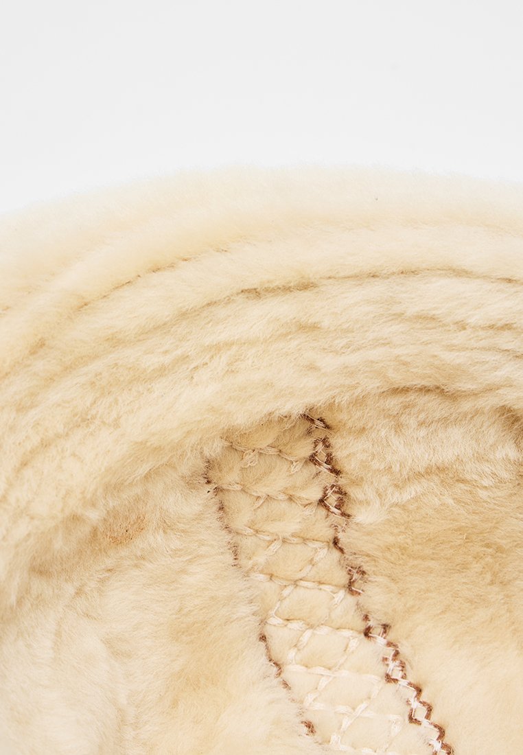 UGG ATHERSON