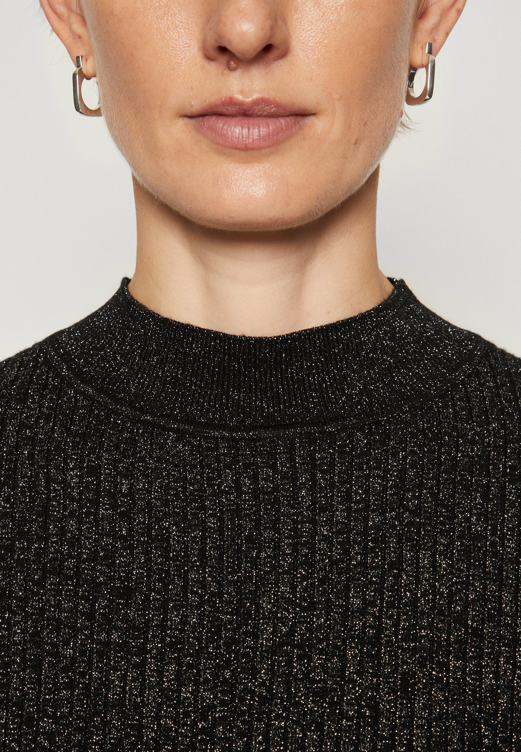SWEATER Media 6