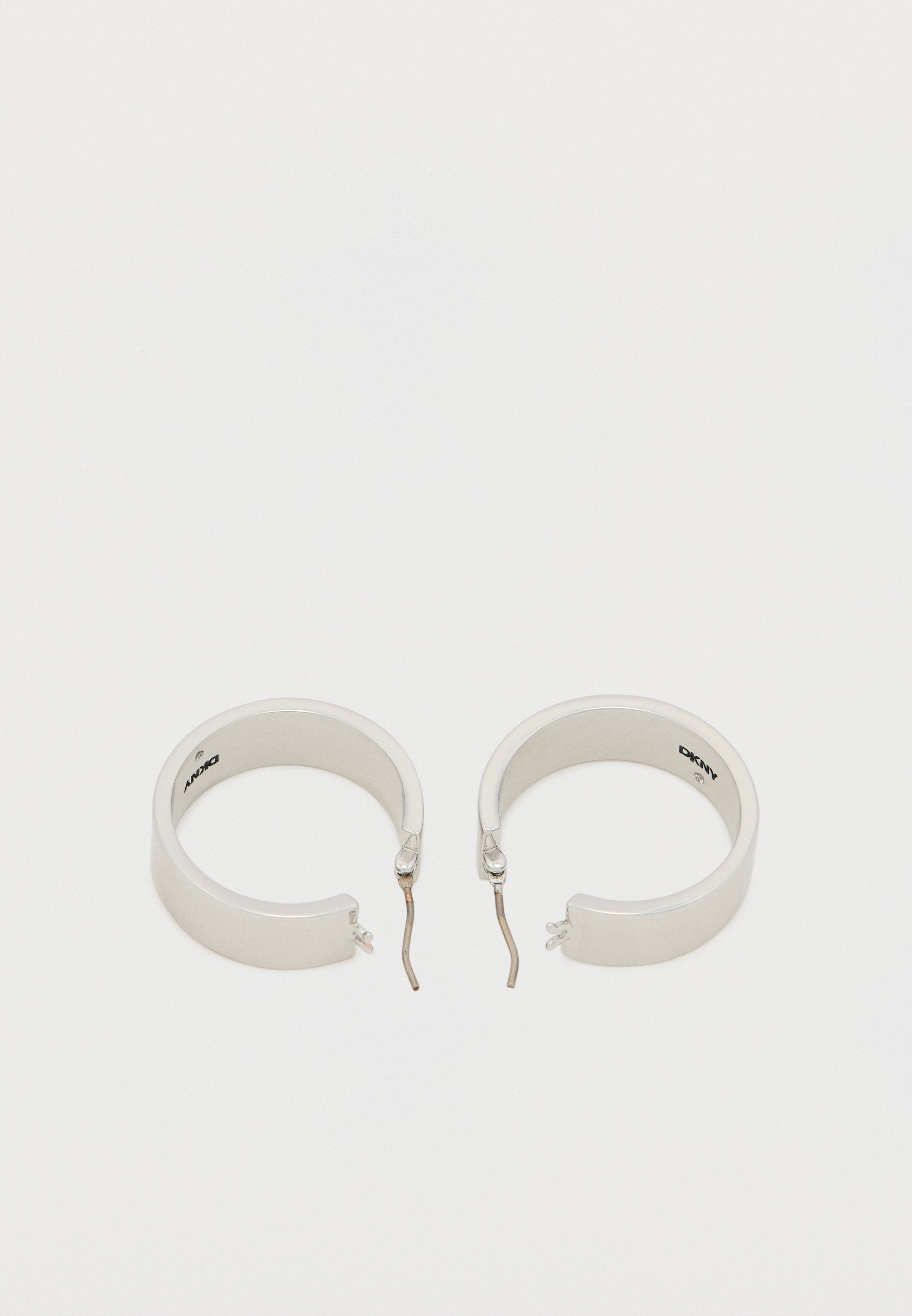 DKNY SLANT LOGO HOOP