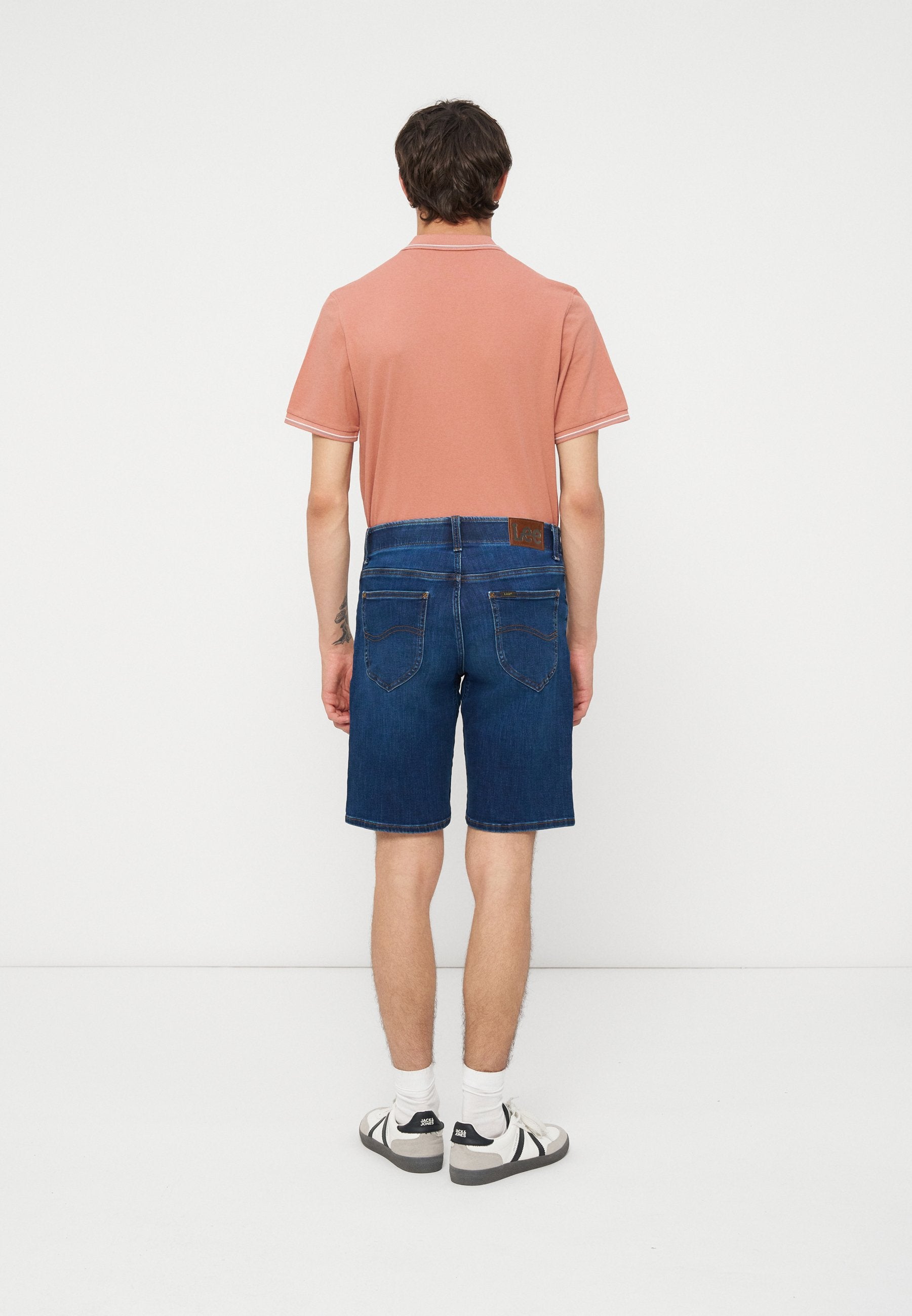 Lee