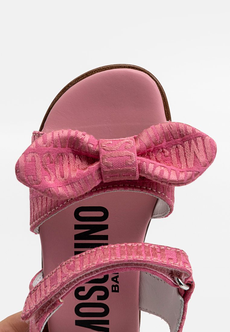 MOSCHINO