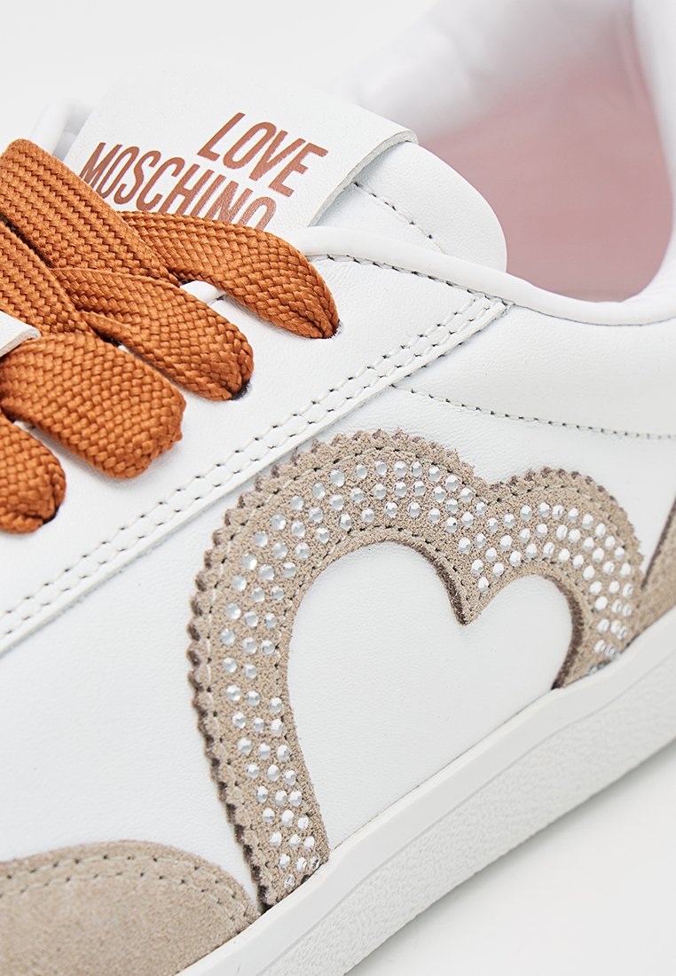Love Moschino