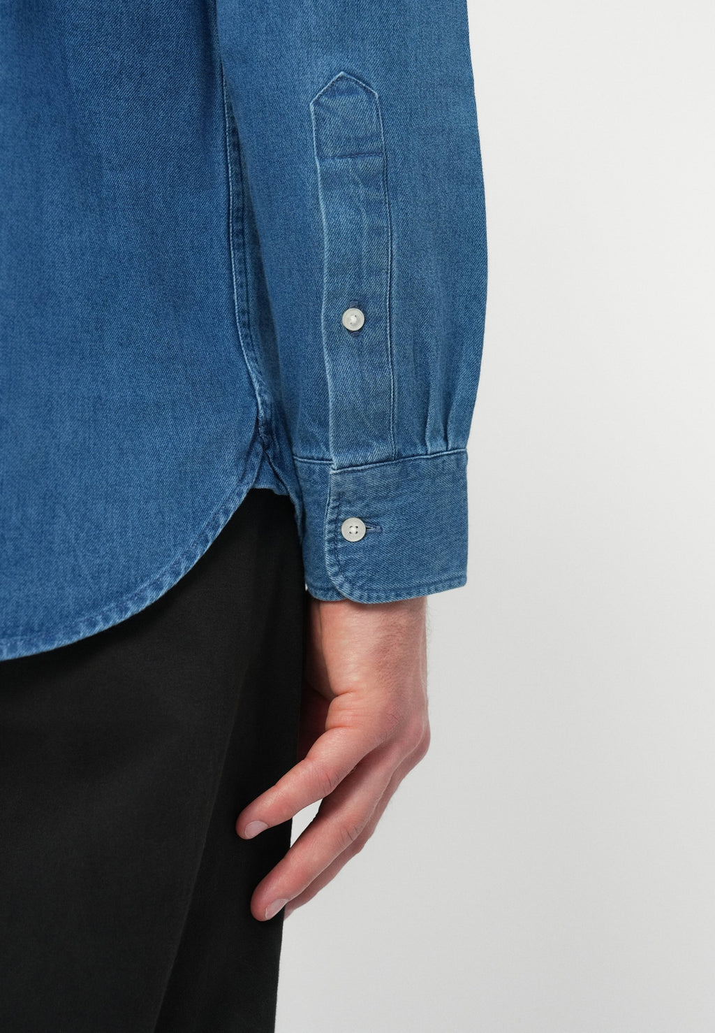 REGULAR FIT  Media 6