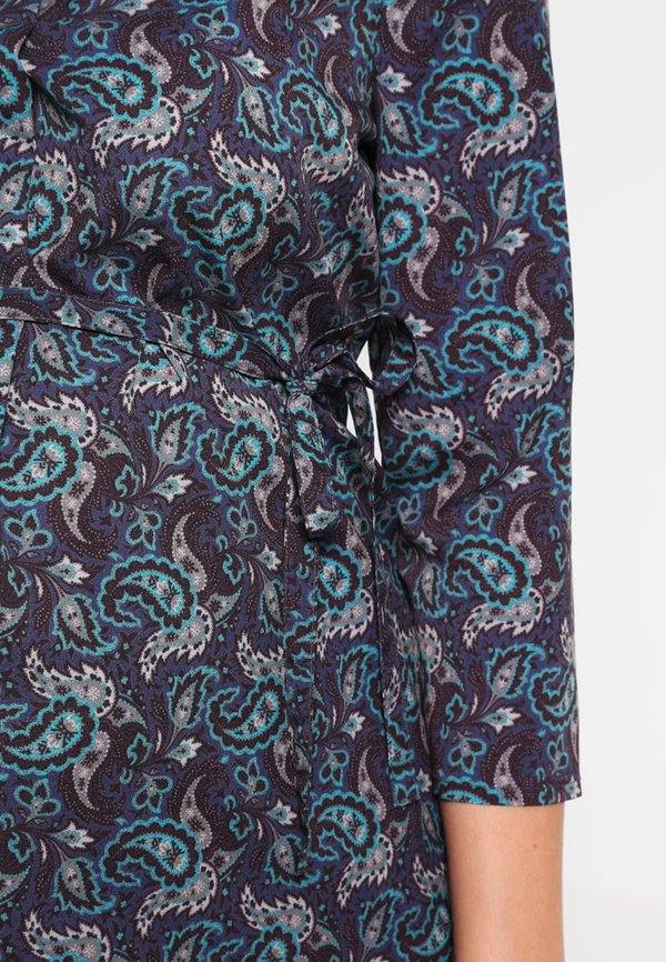 Esprit Maternity